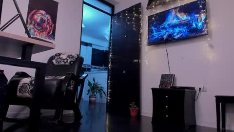 LIAM- noah online show from January 21, 12:13 pm