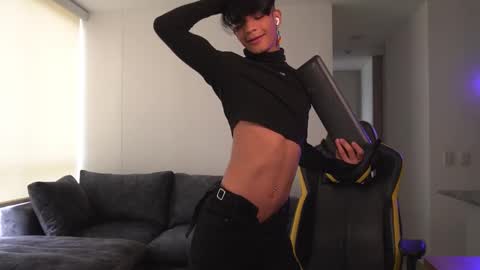 Noah     online show from September 29, 5:31 pm