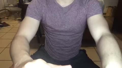 Snapshot of nobudget06 chatting on December 4, 5:05 am nobudget06 online show from December 4, 5:05 am