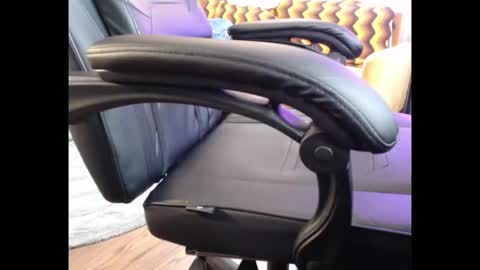 nothingsmall online show from February 4, 5:30 pm