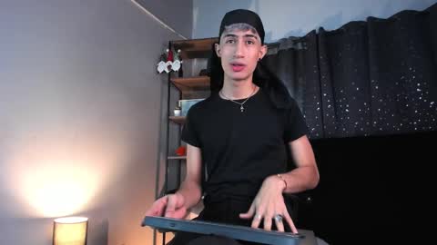 Nova online show from December 15, 7:33 pm