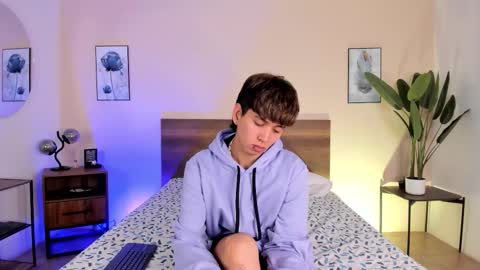 NovayBrian online show from December 3, 4:29 am