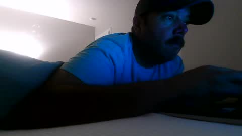 nuttincowboy727272 online show from April 18, 1:12 pm