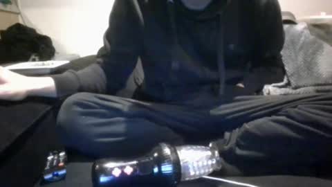 TheDee online show from December 17, 7:15 pm