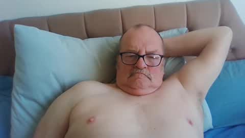 old_fkr online show from February 24, 9:32 am