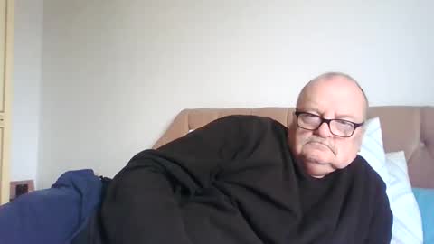 oldfkr69 online show from March 19, 10:18 am