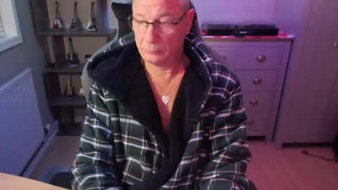 oldveteranuk online show from February 15, 5:02 am