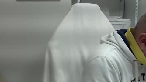 Snapshot of olimpio1230 chatting on February 20, 8:50 am olimpio1230 online show from February 20, 8:50 am