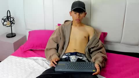 Oliver21zk online show from March 5, 10:17 pm