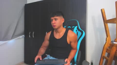 Oliver bray online show from December 13, 8:15 pm