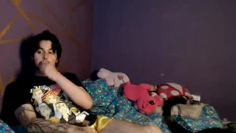 oliver_laid_2023 online show from May 24, 2:39 am