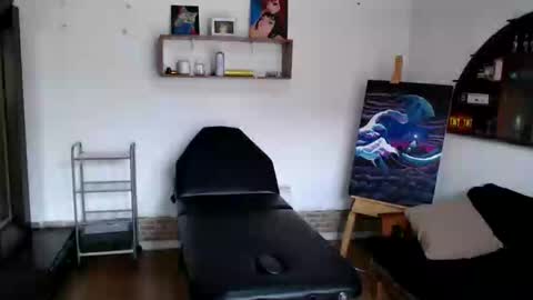 Snapshot of oliver_laid_2023 chatting on October 21, 6:55 pm oliver_laid_2023 online show from October 21, 6:55 pm