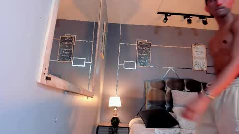 oliver mr  online show from November 26, 2:58 am