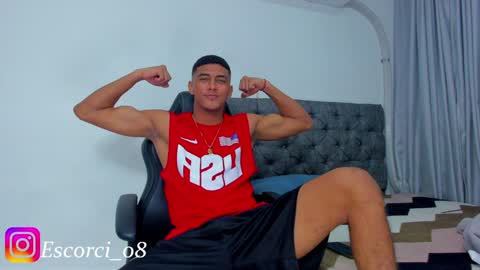 Snapshot of oliver_smith_2 chatting on December 22, 4:38 pm oliver_smith_2 online show from December 22, 4:38 pm