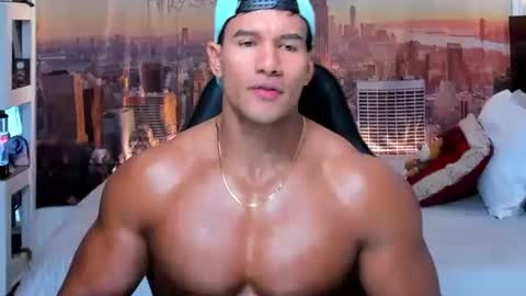 oliver_tommy online show from October 5, 4:11 pm