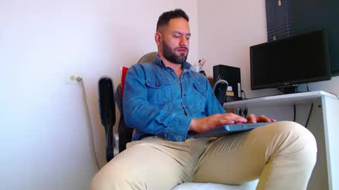 oliver online show from January 17, 2:53 pm