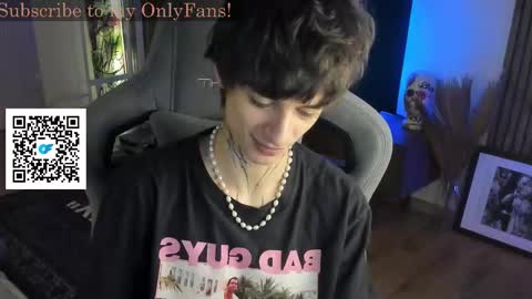 Snapshot of oliverrgroove chatting on October 22, 3:05 pm oliverrgroove online show from October 22, 3:05 pm