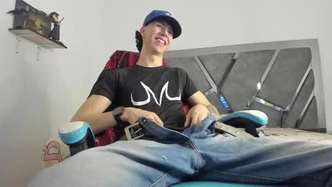 Snapshot of oliverthompson_01 chatting on February 21, 4:07 am oliverthompson_01 online show from February 21, 4:07 am