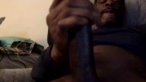 olivertwist1273 online show from December 14, 7:40 am