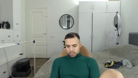 onebestlover online show from February 7, 3:40 pm