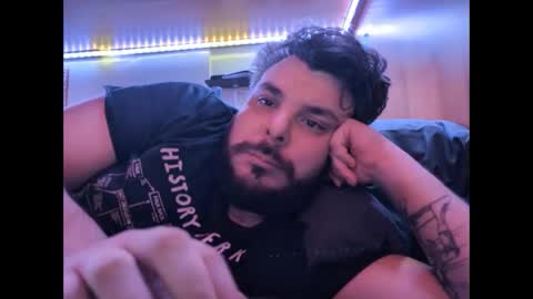 onecrew1 online show from January 5, 5:27 pm