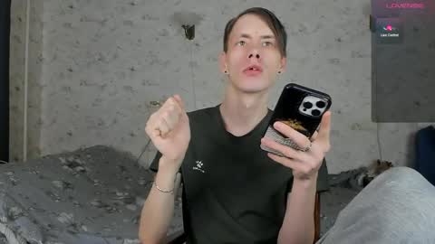 Erick  online show from April 18, 11:11 am