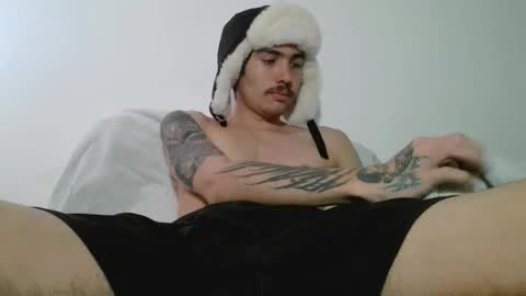 onzas_ online show from February 15, 6:16 pm