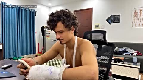 Snapshot of orlando__bloom chatting on September 26, 11:19 am Fansly and Instagram -  online show from September 26, 11:19 am