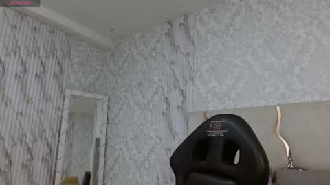 osamu_tay online show from April 20, 3:20 am