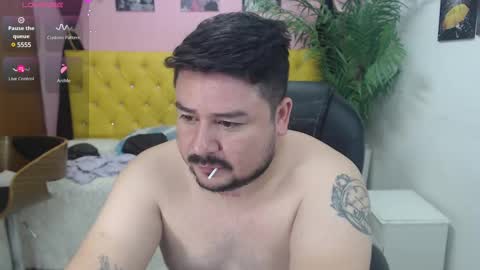 Snapshot of oso_gael chatting on March 8, 5:30 pm Bear Gael online show from March 8, 5:30 pm