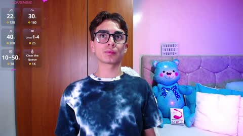 Owen  Independent model  online show from January 23, 5:24 am