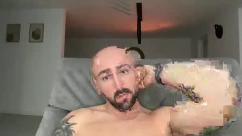 oxlade59 online show from November 15, 8:00 pm