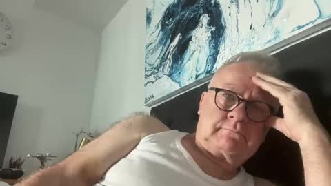 ozhairybearxxxx online show from December 26, 10:41 pm