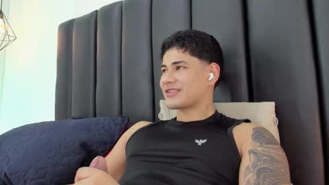 Javi    online show from February 13, 4:51 am