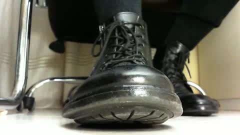 Snapshot of pablomenesssl chatting on February 17, 12:21 am Pablo Meness online show from February 17, 12:21 am