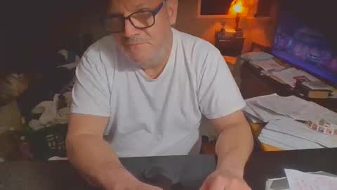 papichulo_xo online show from March 20, 5:44 am