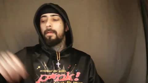 papiqfue online show from December 22, 2:16 pm