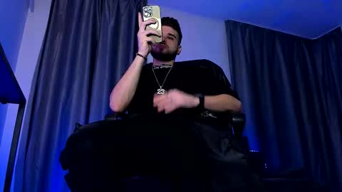 Paris online show from December 17, 8:15 pm