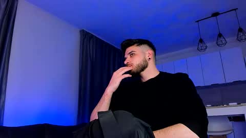 Paris online show from February 7, 10:26 pm