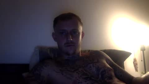 Snapshot of pat99989 chatting on December 7, 2:31 am Brad online show from December 7, 2:31 am