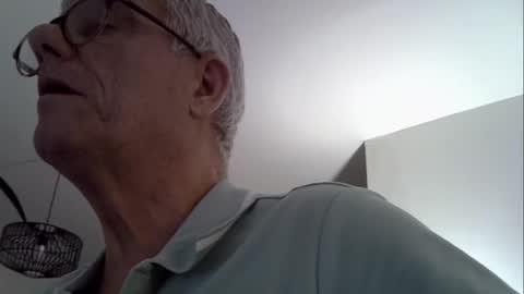 Snapshot of patrick5275 chatting on October 20, 10:13 pm patrick5275 online show from October 20, 10:13 pm