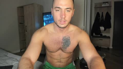 paulblack021 online show from April 3, 9:11 pm