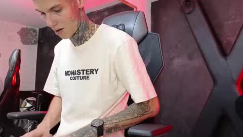 Paulo online show from December 18, 9:33 pm