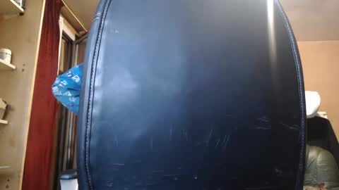 pc8474408 online show from April 3, 9:00 pm