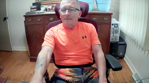 Snapshot of peepingmale chatting on December 29, 3:13 pm peepingmale online show from December 29, 3:13 pm