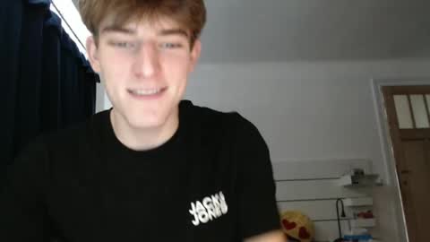 cutebelgianboy online show from December 7, 1:07 pm