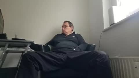 peter_03041976 online show from February 5, 9:57 am