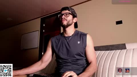 phantom_bigger1 online show from April 14, 4:01 am