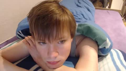 phillip25y online show from April 6, 11:44 am