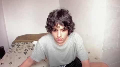 picaszomilos350 online show from November 18, 6:00 pm